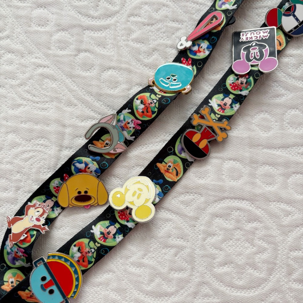 Disney Lanyard with 16 Collectible Hidden Mickey and Other Enamel‎ Pins - Picture 2 of 4